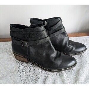 Journee Signature Booties Womens 8.5 M Rachelle Black Leather Almond Countrycore